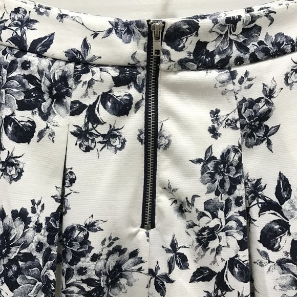 Forever 21 | Floral Circle Mini Skirt - Picture 5 of 7